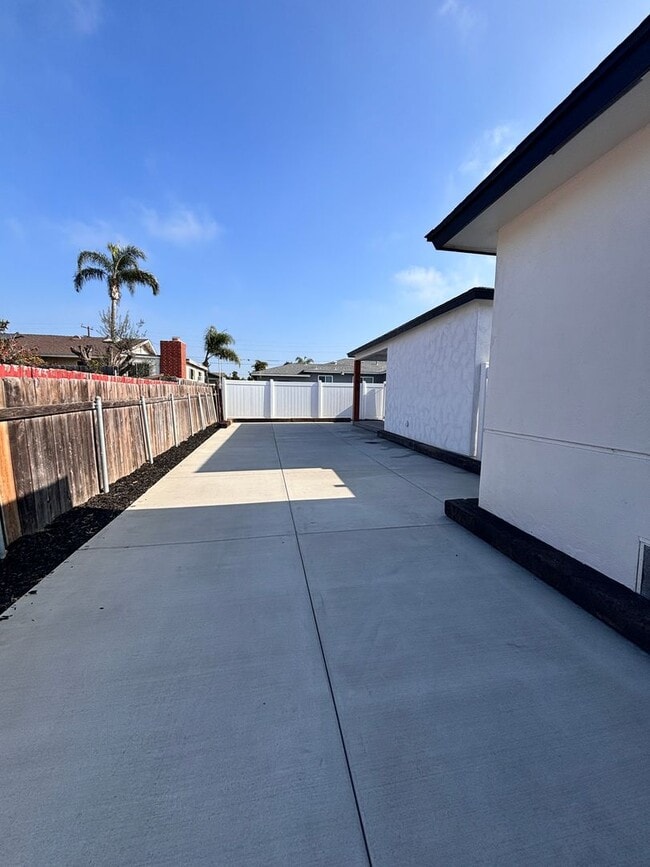 Building Photo - NEW CONSTRUCTION! 3 BED/2 BATH RESIDENCE A...