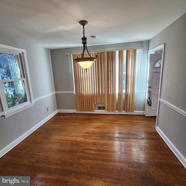 Building Photo - 6512 Hansford St