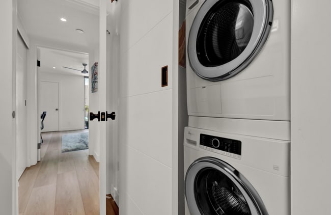 Building Photo - 750 State St