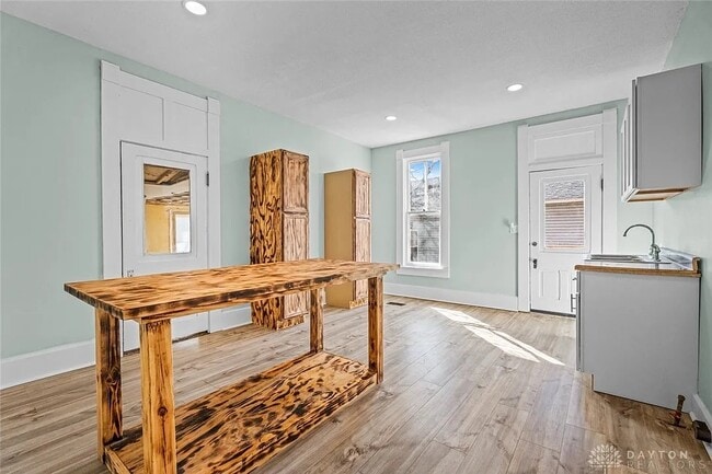 Building Photo - 414 N Maple St