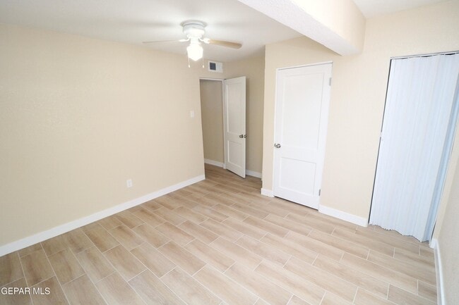 Building Photo - 536 Bataan Cir