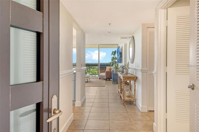 Building Photo - 1065 Gulf of Mexico Dr