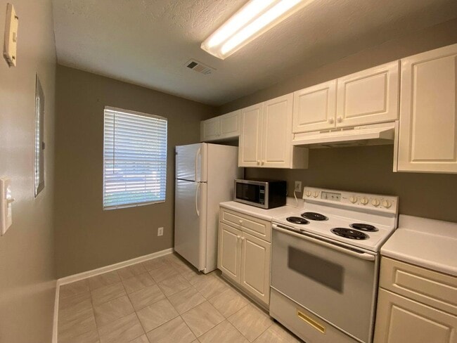 Building Photo - 4723 Brookwood Dr