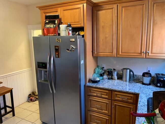 Building Photo - Huge 5 bed In Davis Square