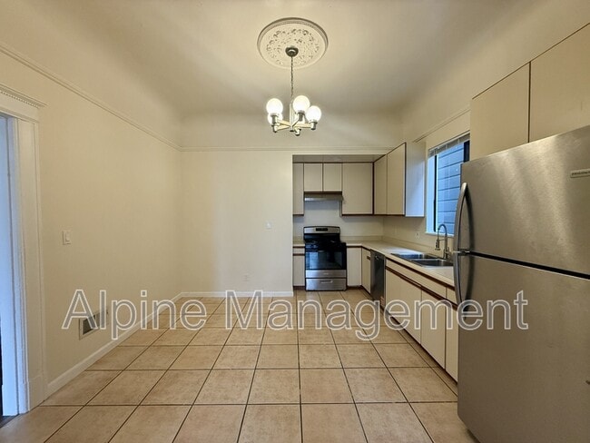 Building Photo - 274 4th Ave