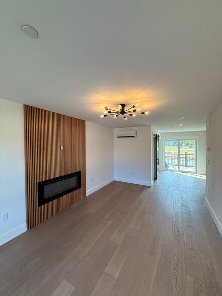 Building Photo - 32 Birch Brook Rd