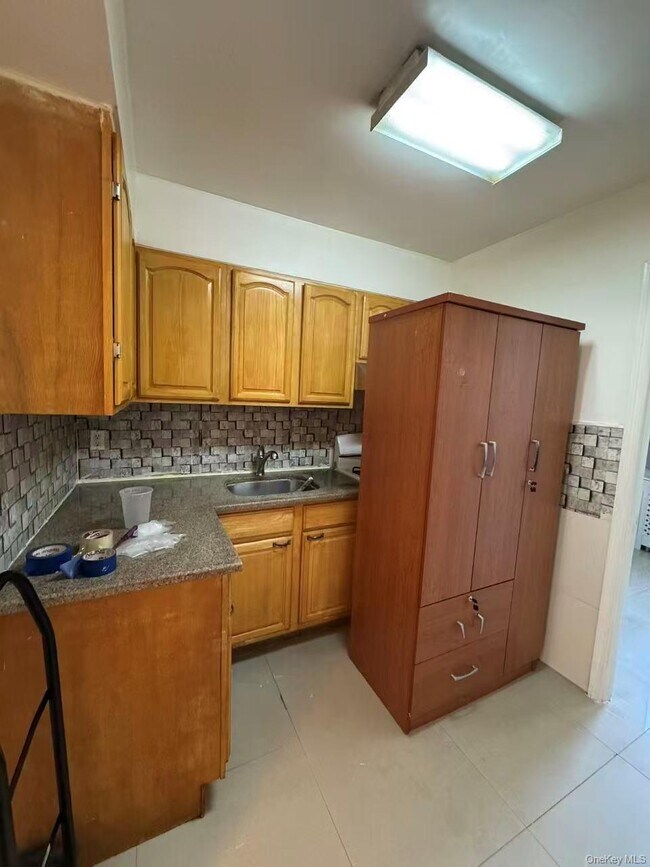 Building Photo - 47-05 90th St