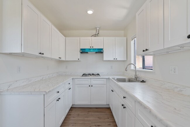 Building Photo - 945 N Ditman Ave