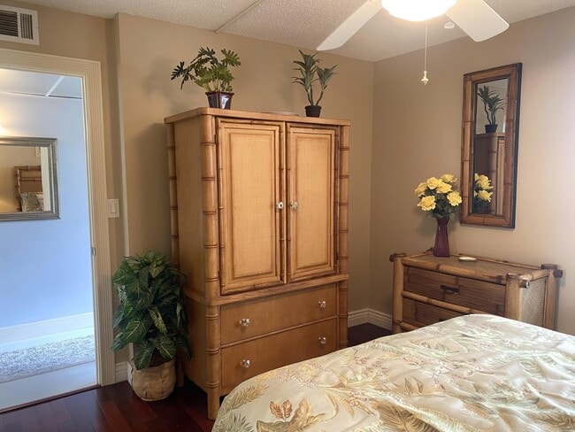 Building Photo - 14 Royal Palm Way