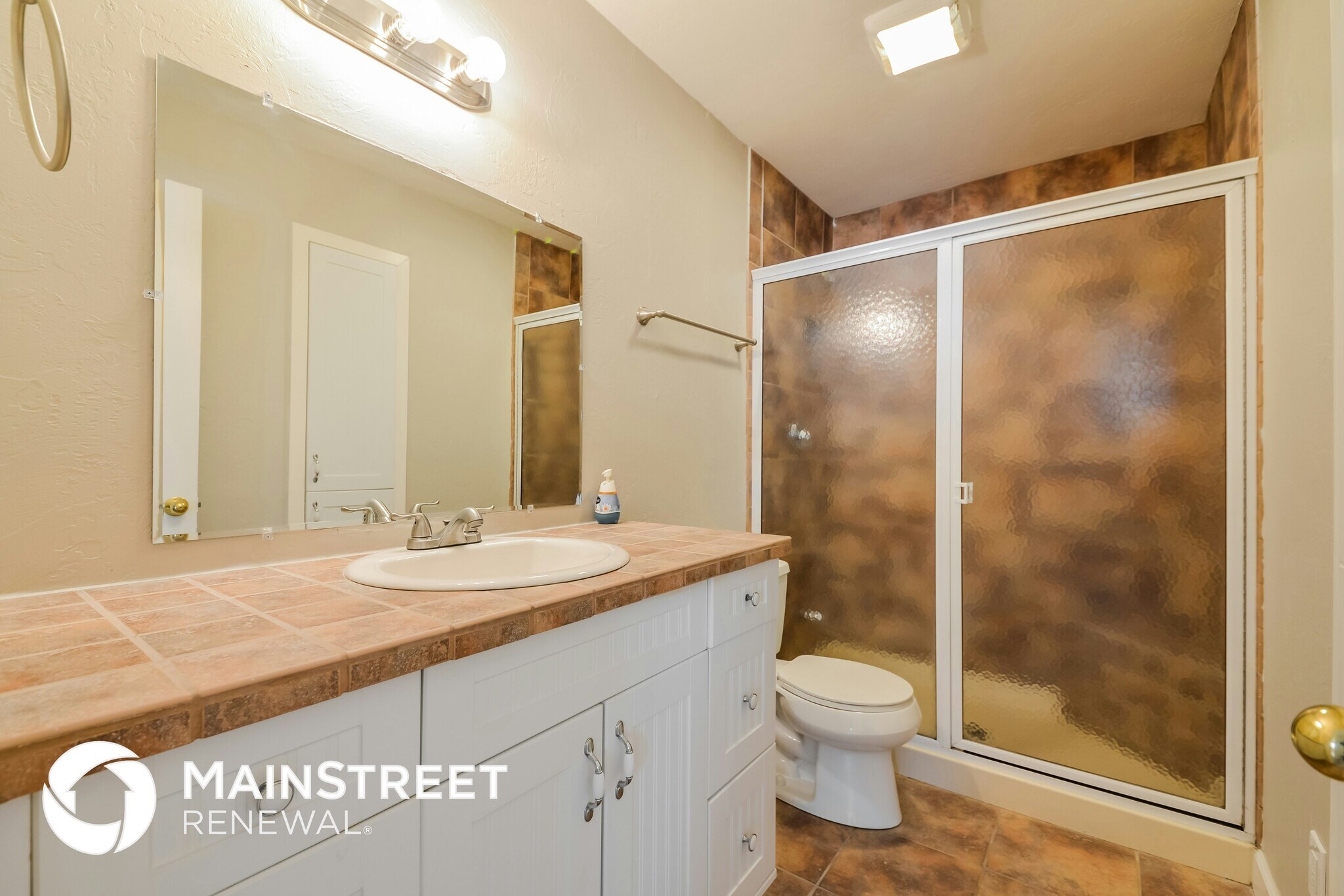 Building Photo - 2426 Stratford Dr