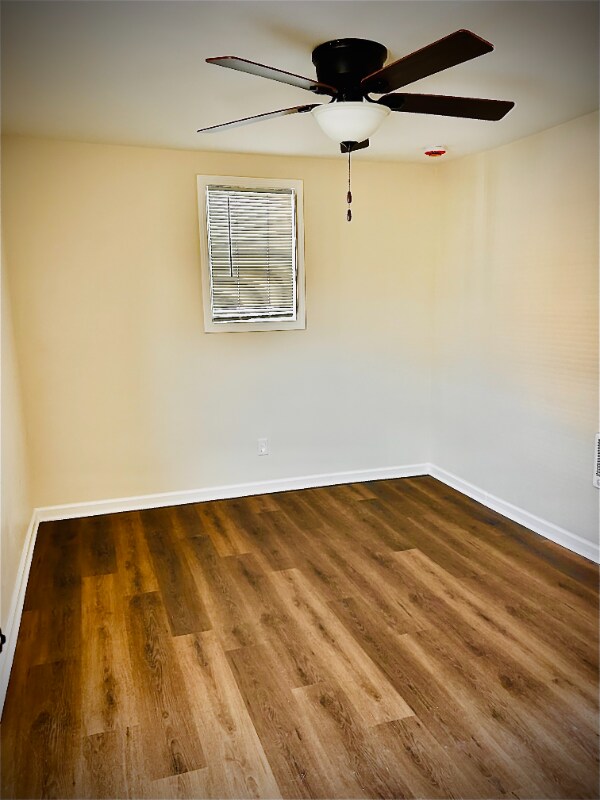 Building Photo - 110 W Willow Dr