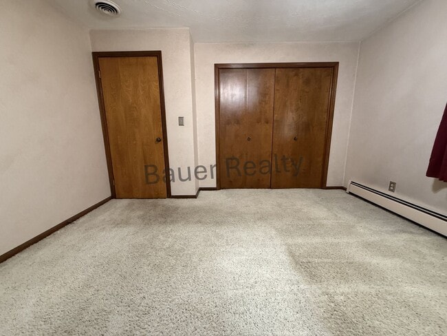 Building Photo - Beautiful County Setting