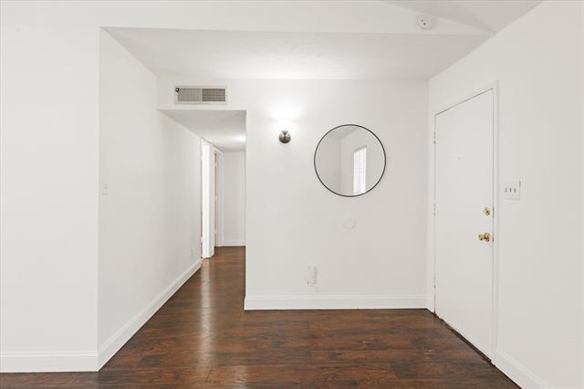 Building Photo - 500 Willow Oak Dr