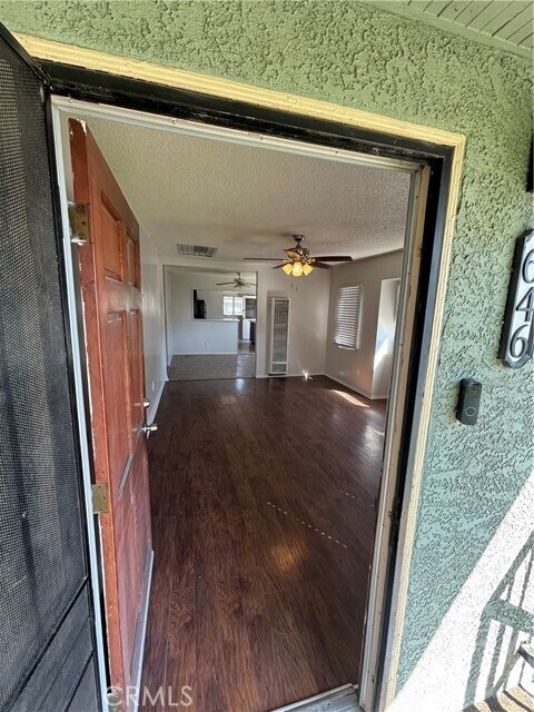 Building Photo - 646 W Belmont St