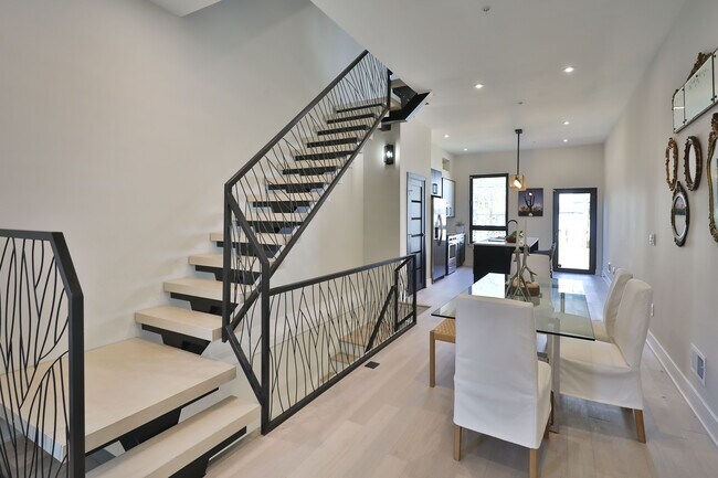 Building Photo - 2541 Turner St