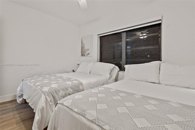 Building Photo - 2788 SW 33rd Ct