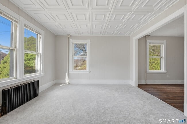 Building Photo - 45 Dunham St