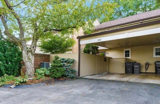 Building Photo - 1681 Saint Albans Ct