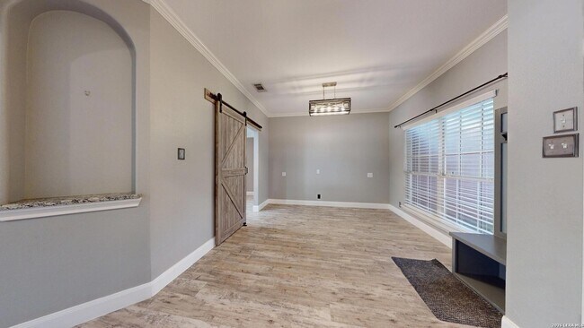 Building Photo - 1009 Crimson Cove Dr