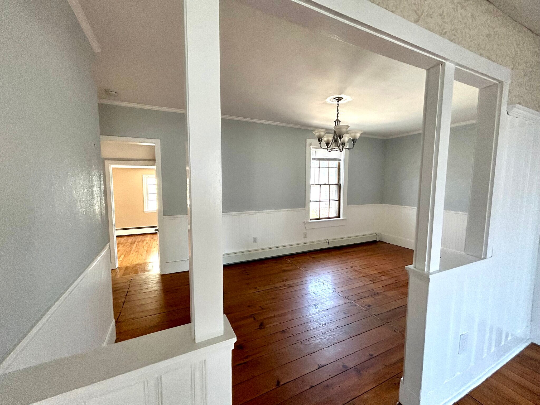 Building Photo - 146 Main St