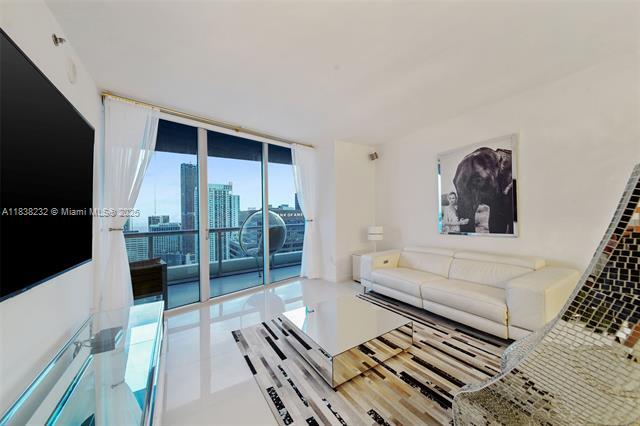 Building Photo - 495 Brickell Ave