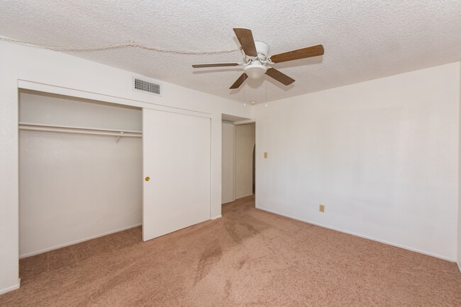 Building Photo - 514 W 37th St