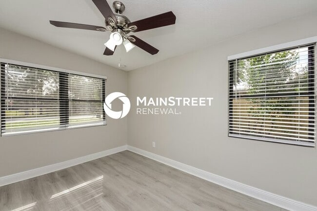Building Photo - 4 Bedroom Pet-Friendly Home in ORLANDO, FL with Main Street Renewal