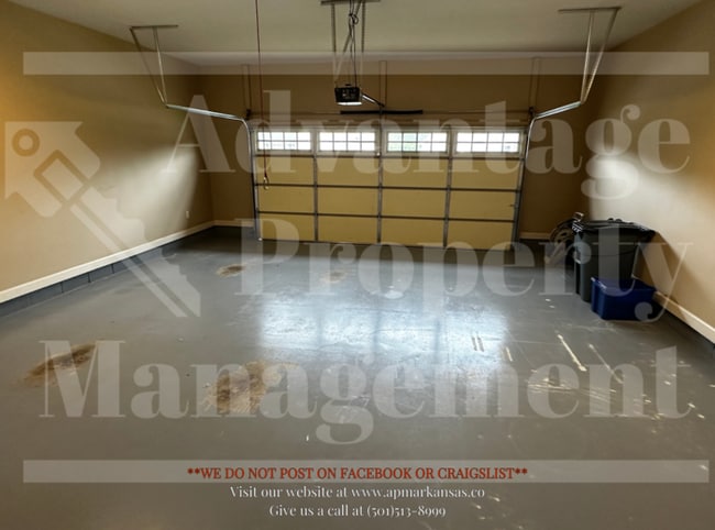 Building Photo - Warm & Welcoming Home with Open Layout and...