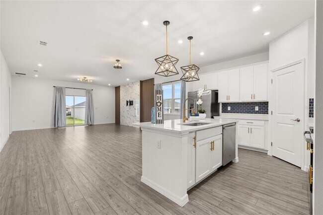 Building Photo - 1267 Normandy Dr