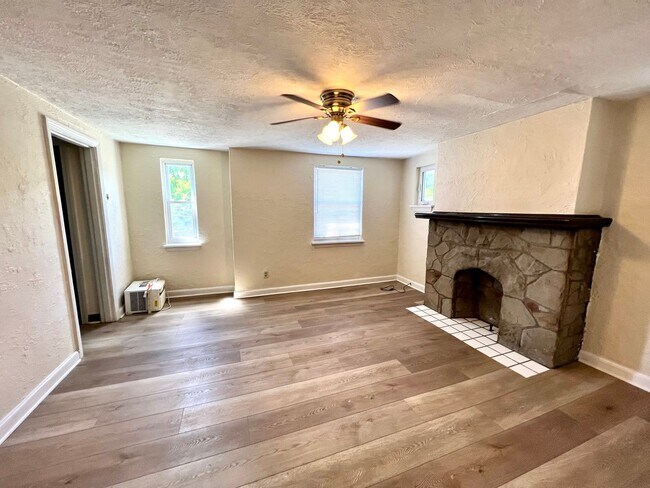 Building Photo - 1851 Capital Ave