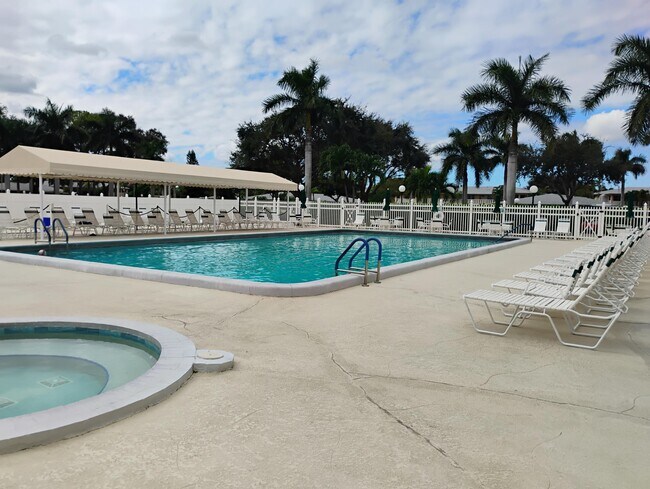 Building Photo - 1661 NW 20th Ave