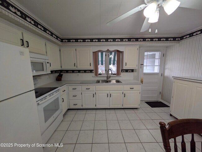 Building Photo - 810 Gino Merli Dr