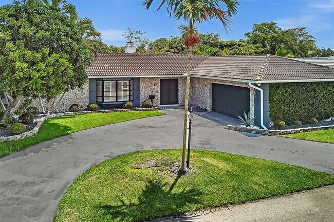 Building Photo - 5602 S Travelers Palm Ln