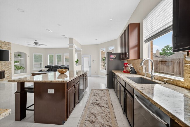 Building Photo - 7203 Thornmeadow Ln