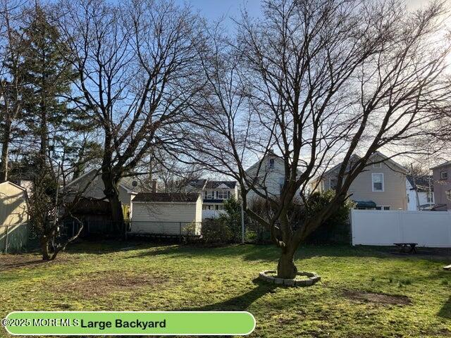 Building Photo - 135 3rd St