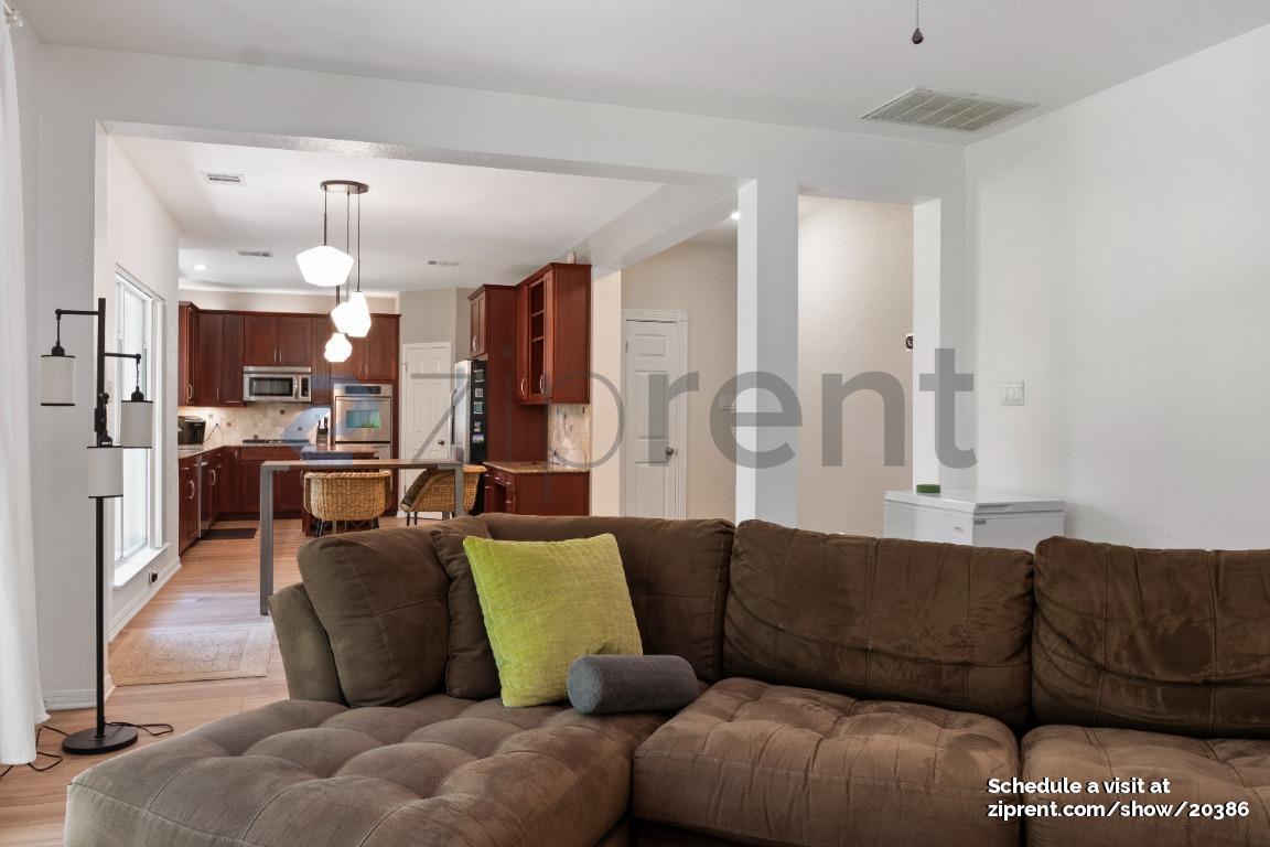 Building Photo - 1406 Dapplegrey Ln