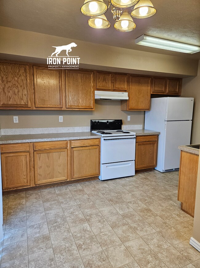 Building Photo - ELD4017