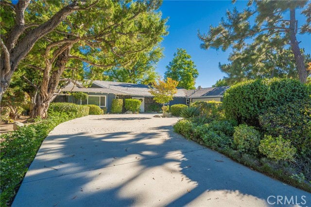 Building Photo - 9356 Beckford Ave