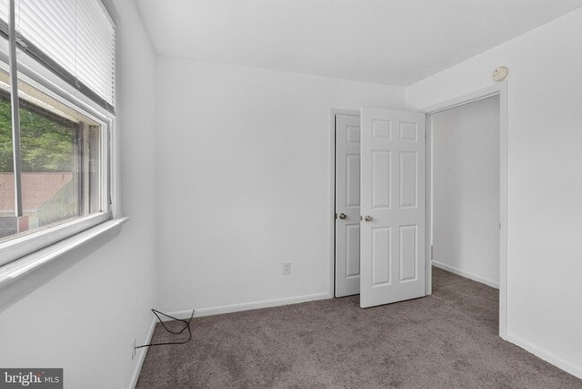 Building Photo - 351 Calvert St