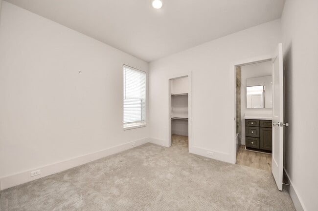 Building Photo - 1042 Homer St