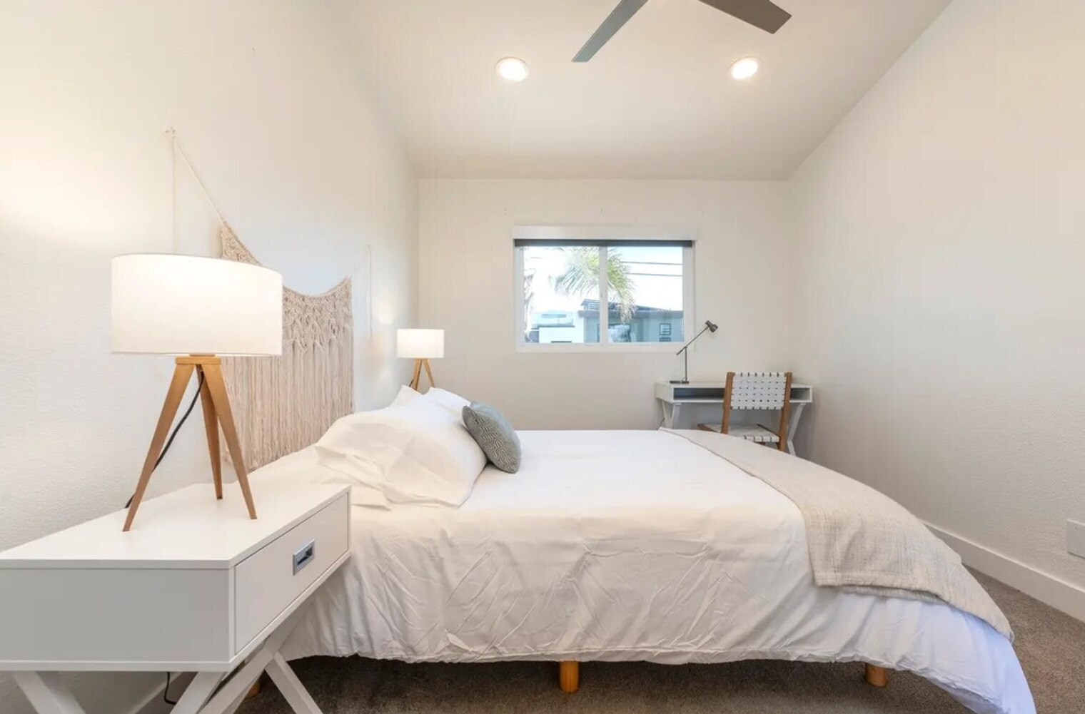 Building Photo - 1560-62 Lorraine Dr