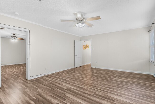 Building Photo - 1405 W Tennessee Ave