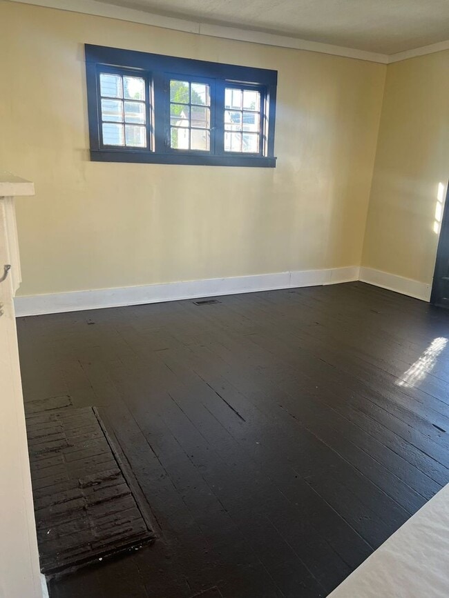 Primary Photo - 3 bedroom house