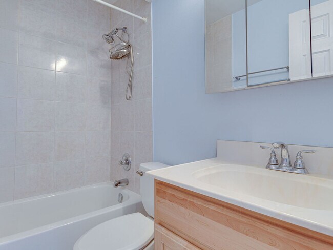 Building Photo - 615 Quincy Bridge Ln