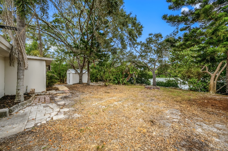 Building Photo - 1815 Apache Trail