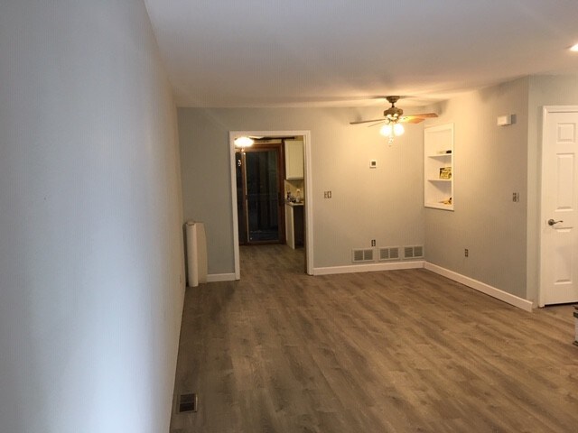 Building Photo - 2 Windwood Dr