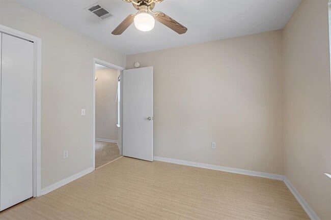 Building Photo - 7320 Muffin Dr