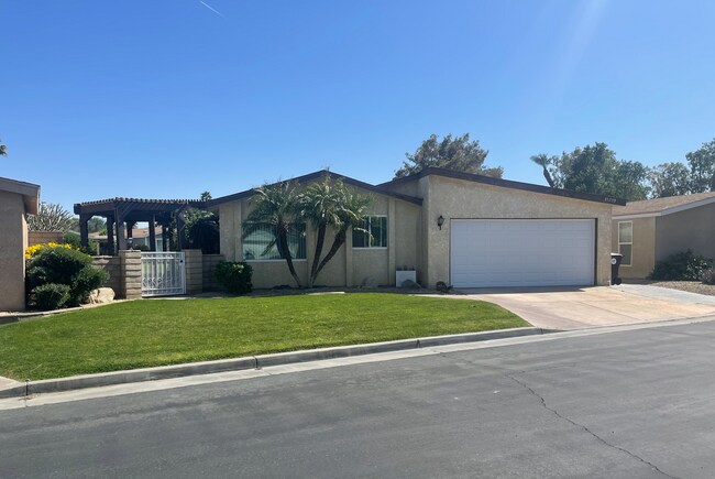 Primary Photo - 35239 Bandana Cir