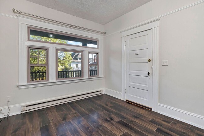 Building Photo - Vintage Charm Meets Modern Comfort in NW Portland