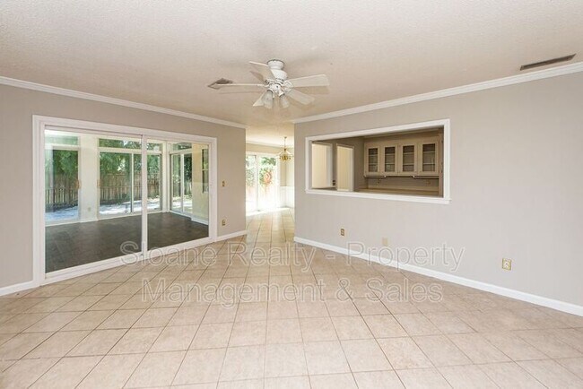 Building Photo - 11 Poets Corner